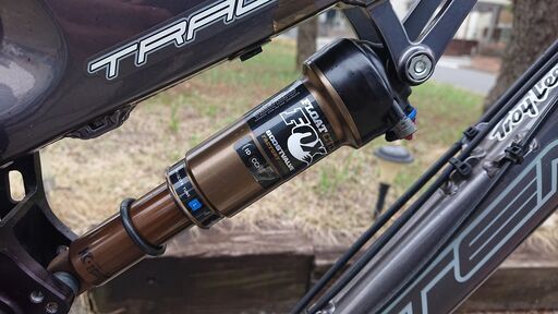 INTENSE TRACER 275 MadeinUSA これからのシーズンにどうぞ。THOMSON FOX