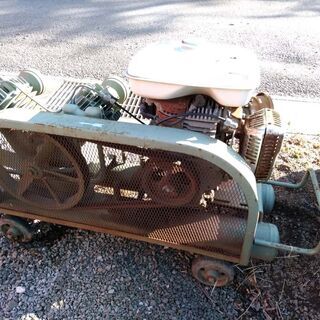 エンジン式エアーコンプレッサー（プロ仕様・ダブルタンク）現状品に付き格安！即決の方優先。メール下さい。