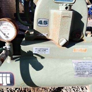 エンジン式エアーコンプレッサー（プロ仕様・ダブルタンク）現状品に付き格安！即決の方優先。メール下さい。