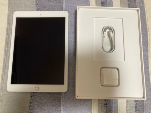 【美品・付属品未使用】Apple iPad Air2 Wi-Fi 64GB Silver