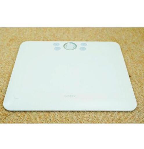 BrandWacom(ワコム)\n\nメーカーWacom(ワコム)\n\n梱包サイズ34.6 x 31.4 x 7.2 cm; \n\n1.26 Kg\n\n商品モデル番号CTE-650/W1\n\n本体のみで\n箱やペンタブは付属致しません\n\n殺菌消毒を丁寧に行っております