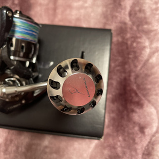 超美品です。ダイワ 16キャタリナ4000h 社外ハンドルノブ付き PEライン付き