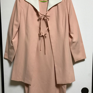 値下げ　優しいサーモンピンク色のジャケット・ワンピース