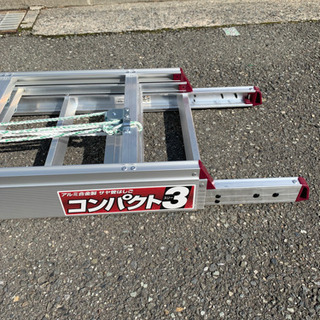 ＊売却済 新品Pica ３連梯子をお売り致します。