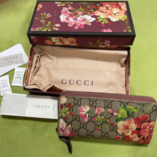 GUCCI花柄長財布