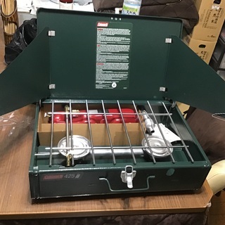 決まりました。多数のお問い合わせありがとうございました。コールマン2バーナー425、綺麗な未使用品。