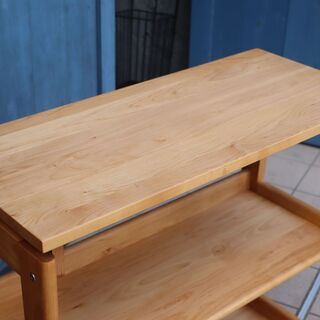 yamatoya(大和屋)のアルダー無垢材を使用したつなご 80シェルフです 