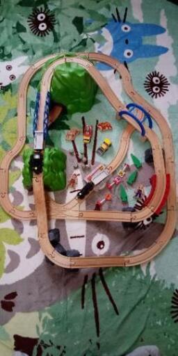 トイザらス 木製レール ケース付 でん六 千歳のおもちゃ レールトイ の中古あげます 譲ります ジモティーで不用品の処分