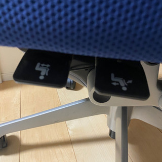 残り1脚！オカムラ製品　キャスター付きハイチェア　コーラル