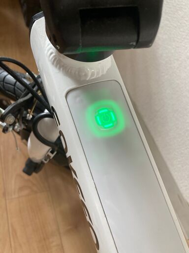 【最終値下げ】軽快でスタイリッシュ。ミニマル折りたたみ式電動アシスト自転車「ENKEEO