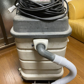 業務用ウェットバキューム