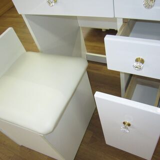R214 可愛白一面ドレッサー、ボックス付椅子セット、幅60cm 美品 R214 可愛白一面ドレッサー、ボックス付椅子セット、幅60cm 美品