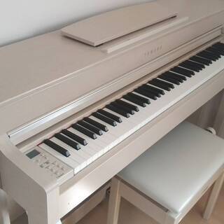 【値下げいたしました】YAMAHA 電子ピアノCLP-635WA  2018年製 美品！ 売ります。直接引取大歓迎！地域限定配送サービスあり！設置もします！