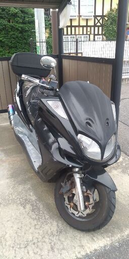 決まりました。ヤマハ マジェスティC 250cc 黒 実動好調。荷物積載量と安全性を確保しています。