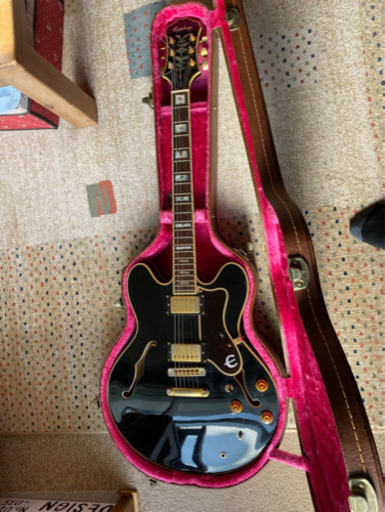エピフォンGibsonセミアコES335