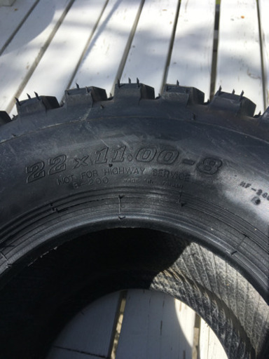 22X11-8タイヤ二本新品