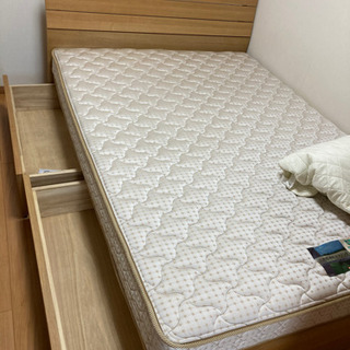 収納付きダブルサイズベッド　フランスベッド