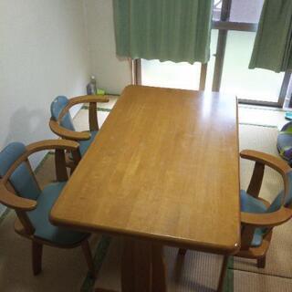 【ネット決済】食卓テーブル。椅子は３つ