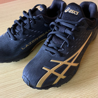 新品タグ無し　asicsシューズ靴　23センチ