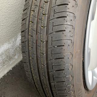 《ほぼ新品》ムーヴキャンバス　タイヤホイールセット（ホイールキャップ付き）