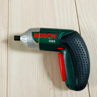 BOSCH ミニ電動ドライバー IXOと14.4Vのインパクトド...