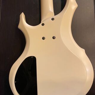 M9306 エドワーズ フォレスト 4弦ベース L'Arc-en-ciel Tetsuyaモデル