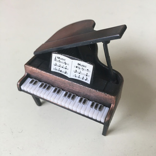 グランドピアノ型　鉛筆削り