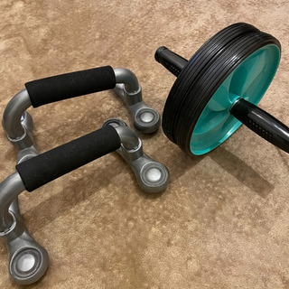 筋トレセット プッシュアップバー 2 腹筋ローラー ティファニー 横浜のフィットネス トレーニングの中古あげます 譲ります ジモティーで不用品の処分
