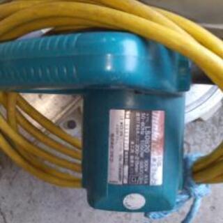 マキタ卓上丸ノコLS0820