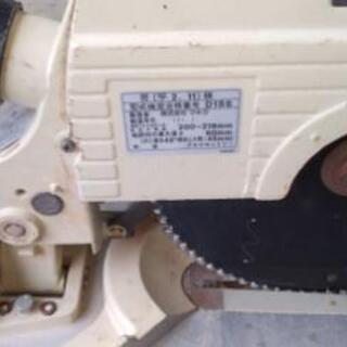 マキタ卓上丸ノコLS0820