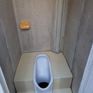 仮設トイレ】汲み取り式です。オンライン決済では無く、直接現金取引で