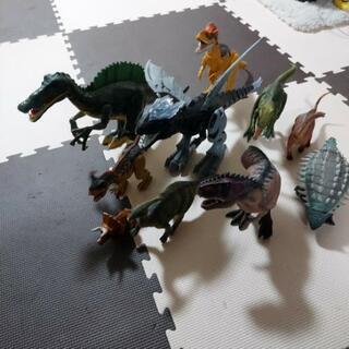 恐竜　ドラゴン　おもちゃ