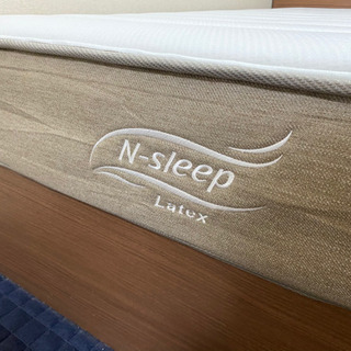 【お取引交渉中】ニトリ組立式セミダブルベッド+マットレス