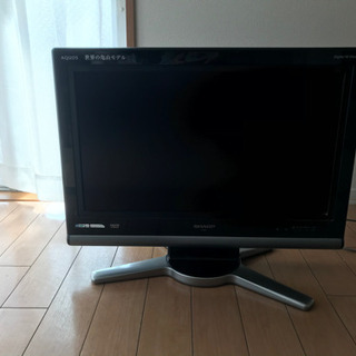 アクオス液晶テレビ26型