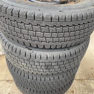 【値下】ブリヂストン 冬用中古15インチタイヤ キャップ付