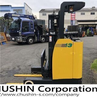 1.3トン ホワイトタイヤ バッテリーフォークリフト 218時間 関東輸送費