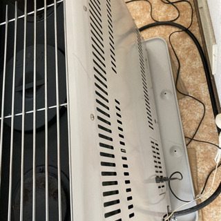 トヨトミ/TOYOTOMI HR-650E ホワイト 2015年製　動作品 [煙突式ストーブ 油タンク別置き式 (木造17畳・コンクリート27畳)] 