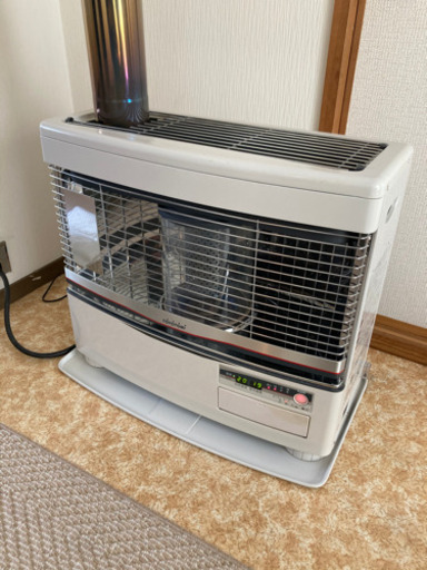 トヨトミ/TOYOTOMI HR-650E ホワイト 2015年製　動作品 [煙突式ストーブ 油タンク別置き式 (木造17畳・コンクリート27畳)]