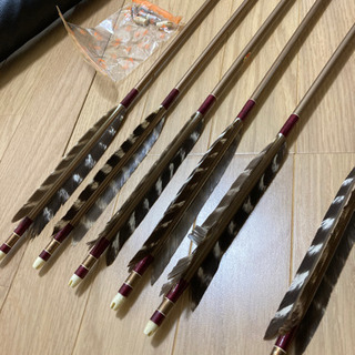 弓道の矢（矢筒付き）