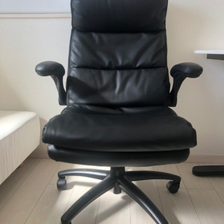 IKEAのデスクとニトリのオフィスチェア - 家具