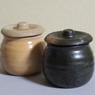 壷型　陶器製入れ物