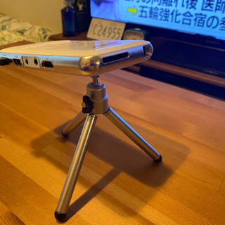 モバイルプロジェクター　バッテリー搭載