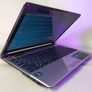 Asusノートパソコン　軽小型　携帯便利