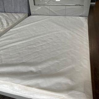 新品ダブルベッドマットレス付き！39800円で販売します😉