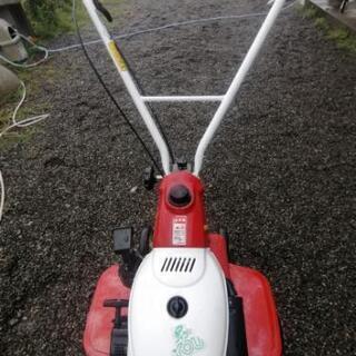 値下げいたしました😍耕運機、家庭菜園にいかがですか？このタイプはでは珍しくバックギアがついています。ノークレームノーリターンを守っていただける方よろしくお願いいたします！