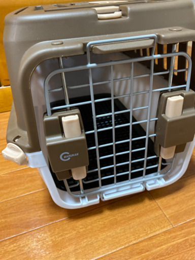 小動物用の持ち運び用ゲージ