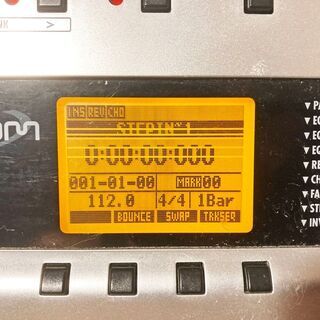 マルチトラックオーディオインターフェース】ZOOM R24