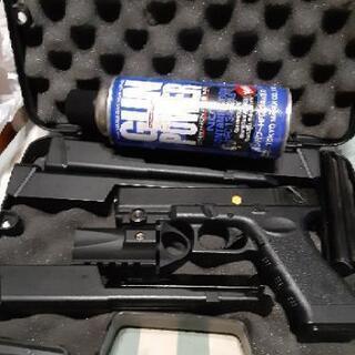 さらに値下げしました～激安～😃完動品～マルイ電動ハンドガングロック18C本体､箱説明書､100連マガジンx4、30連マガジンx4散弾マガジン､マガジンジョイント、バッテリー、充電器、エアガンケース､ゴーグル､BBローター155､フェイスガード、などのセット