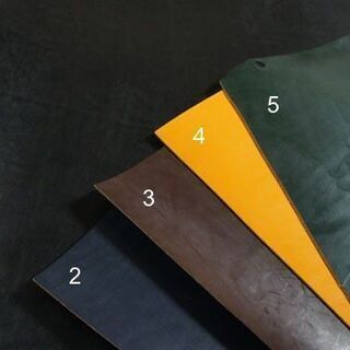 イングリッシュブライドルレザーを使用するバイブルサイズ金具つき手帳