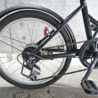 折りたたみ自転車中古 EVERBLUE 外装6段変速 カゴ付き タイヤ20インチ カラーブラック